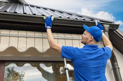 Travaux de gouttières - Fontaines-Saint-Martin